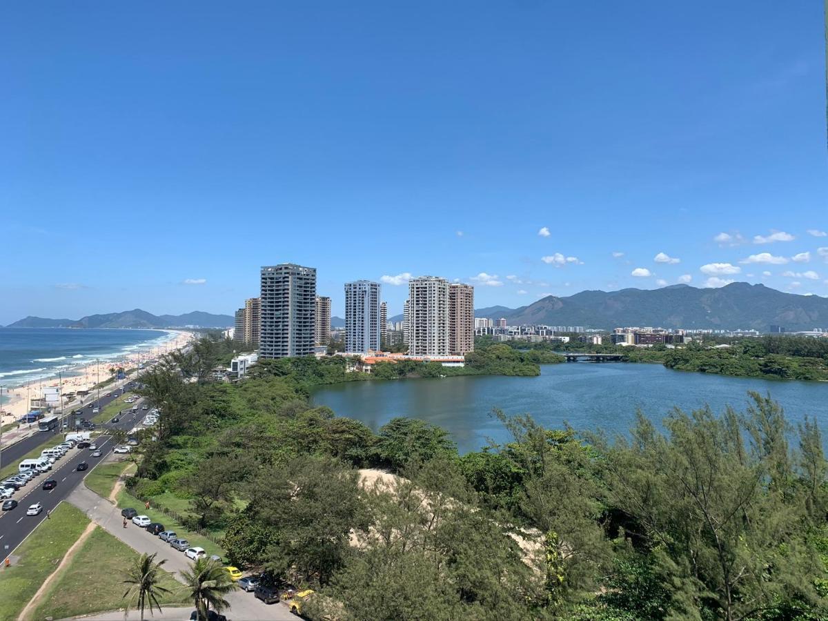 Em Frente A Da Barra Da Tijuca, Vista Total O Mar
